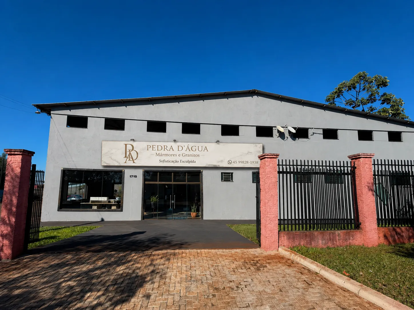 Entrada da Marmoraria Pedra D'água em Foz do Iguaçu